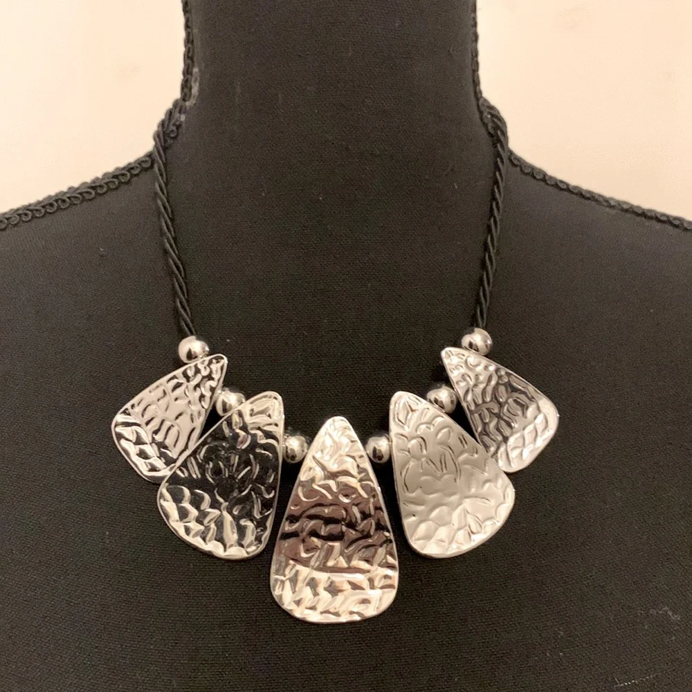 LIA SOPHIA Glam Necklace - Picture 4 of 5